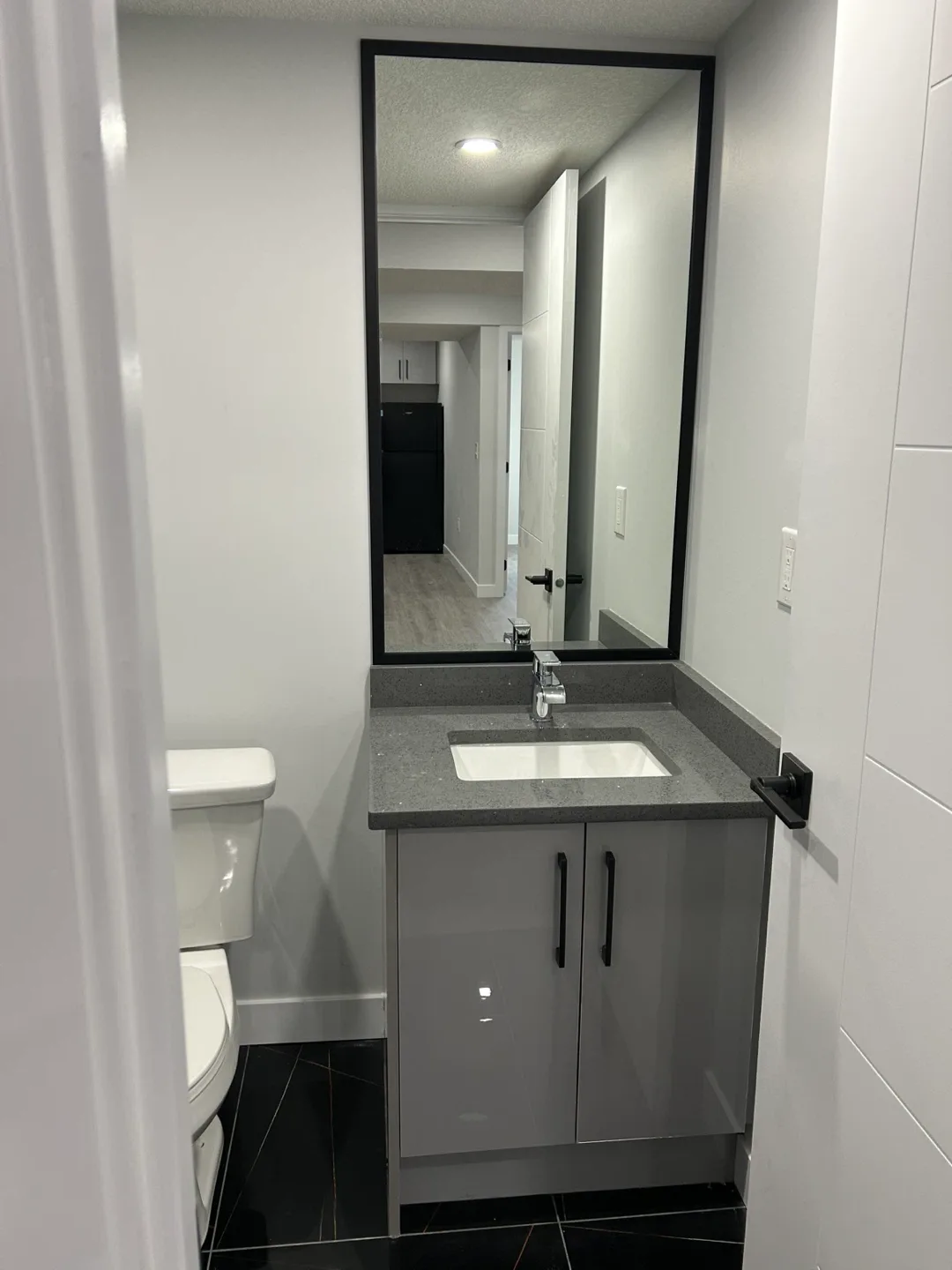 1 bedroom basement for rent image indicator(10)