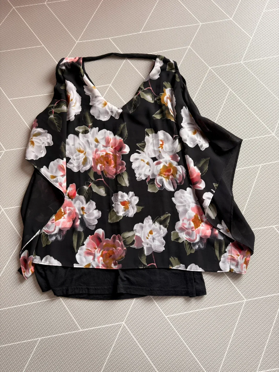 Papillon Black Floral Blouse - Size Small image indicator(4)