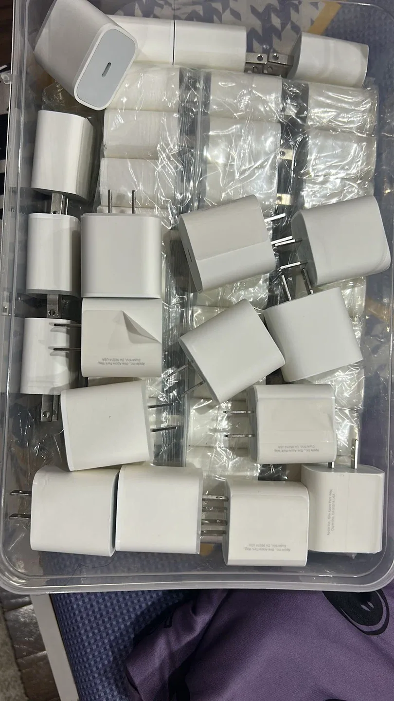 Apple 20W USB-C Power Adapter & USB-C Cable image indicator(7)