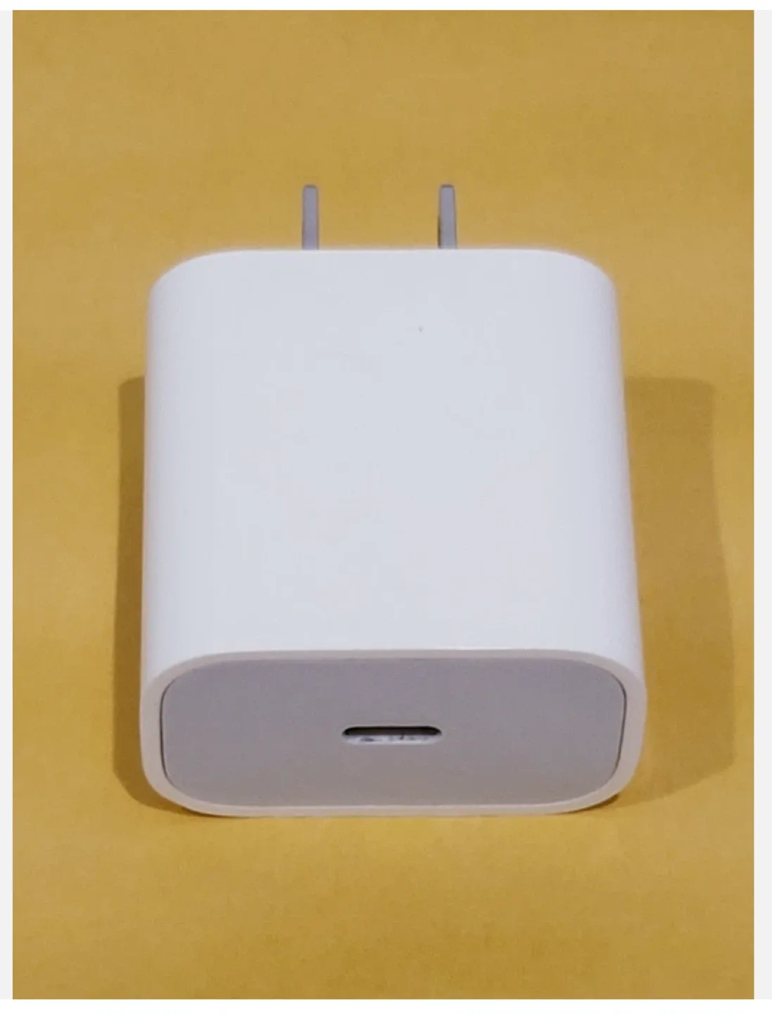 Apple 20W USB-C Power Adapter & USB-C Cable image indicator(8)