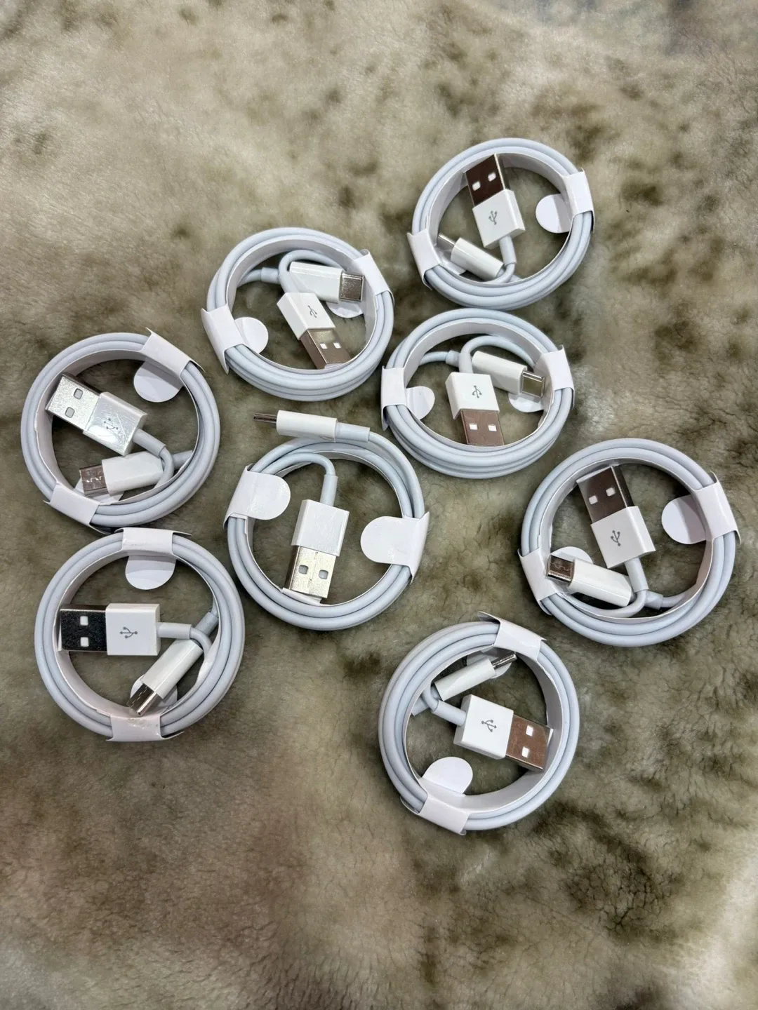 Apple 20W USB-C Power Adapter & USB-C Cable image indicator(3)