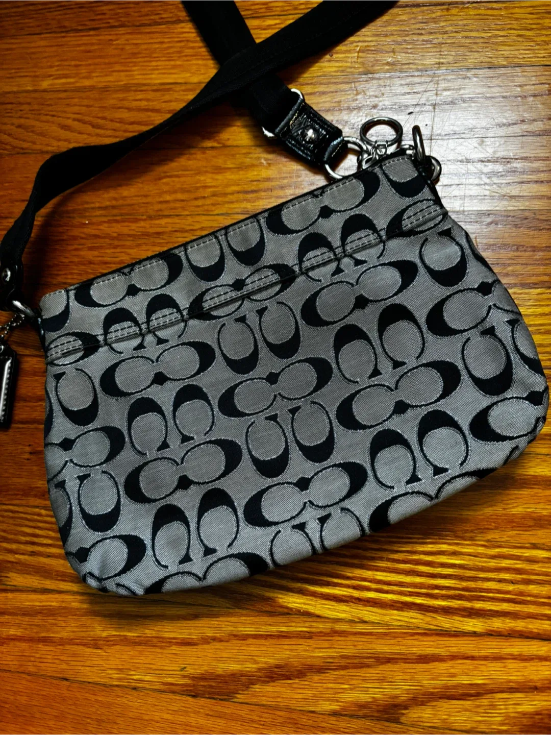 Vintage Coach Poppy Crossbody- Black image indicator(4)