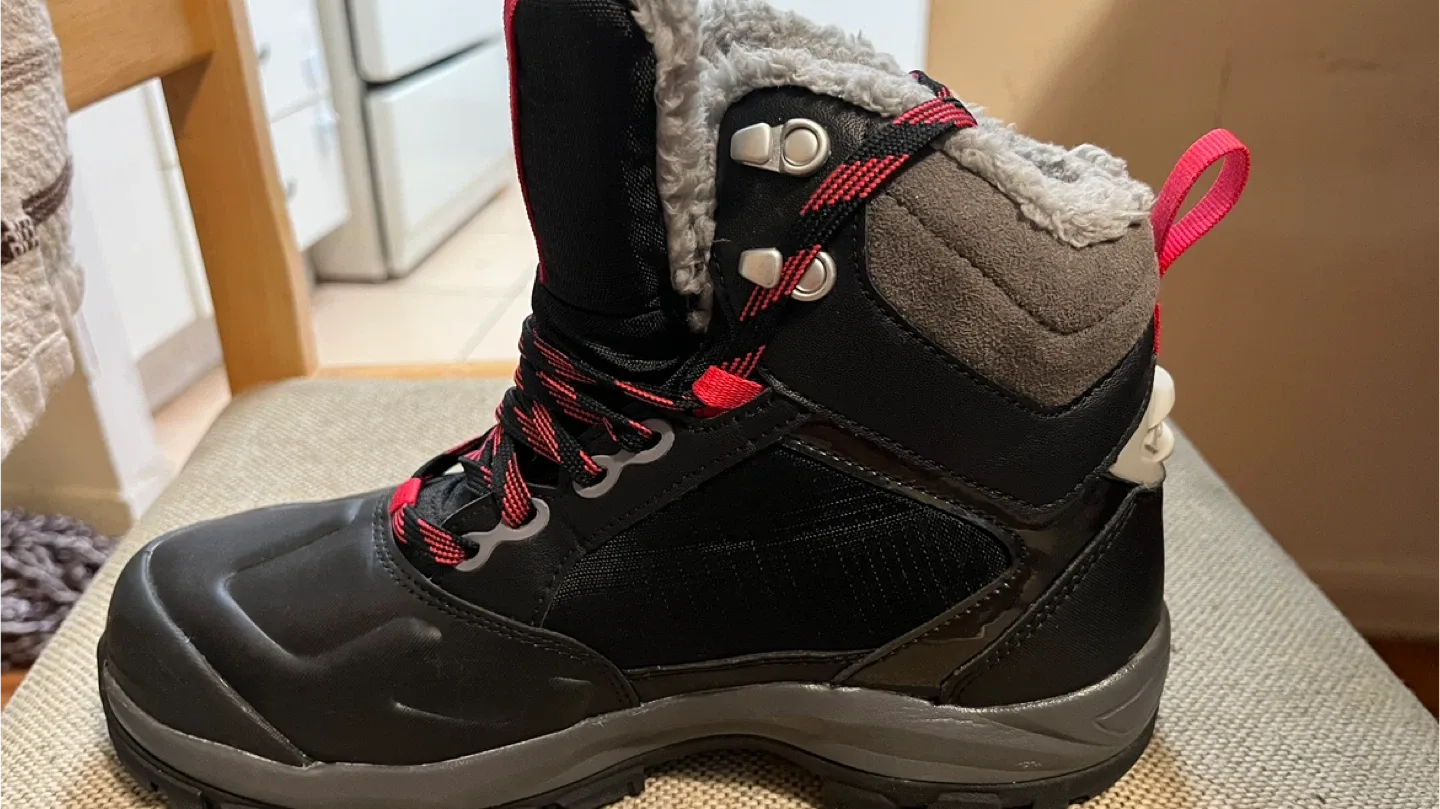 Brand new Quechua Winter Boots image indicator(2)