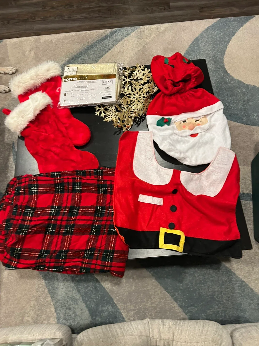 Christmas Decorations Lot image indicator(2)