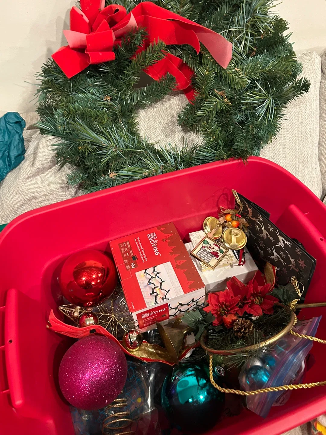 Christmas Ornaments & Decorations image indicator(7)