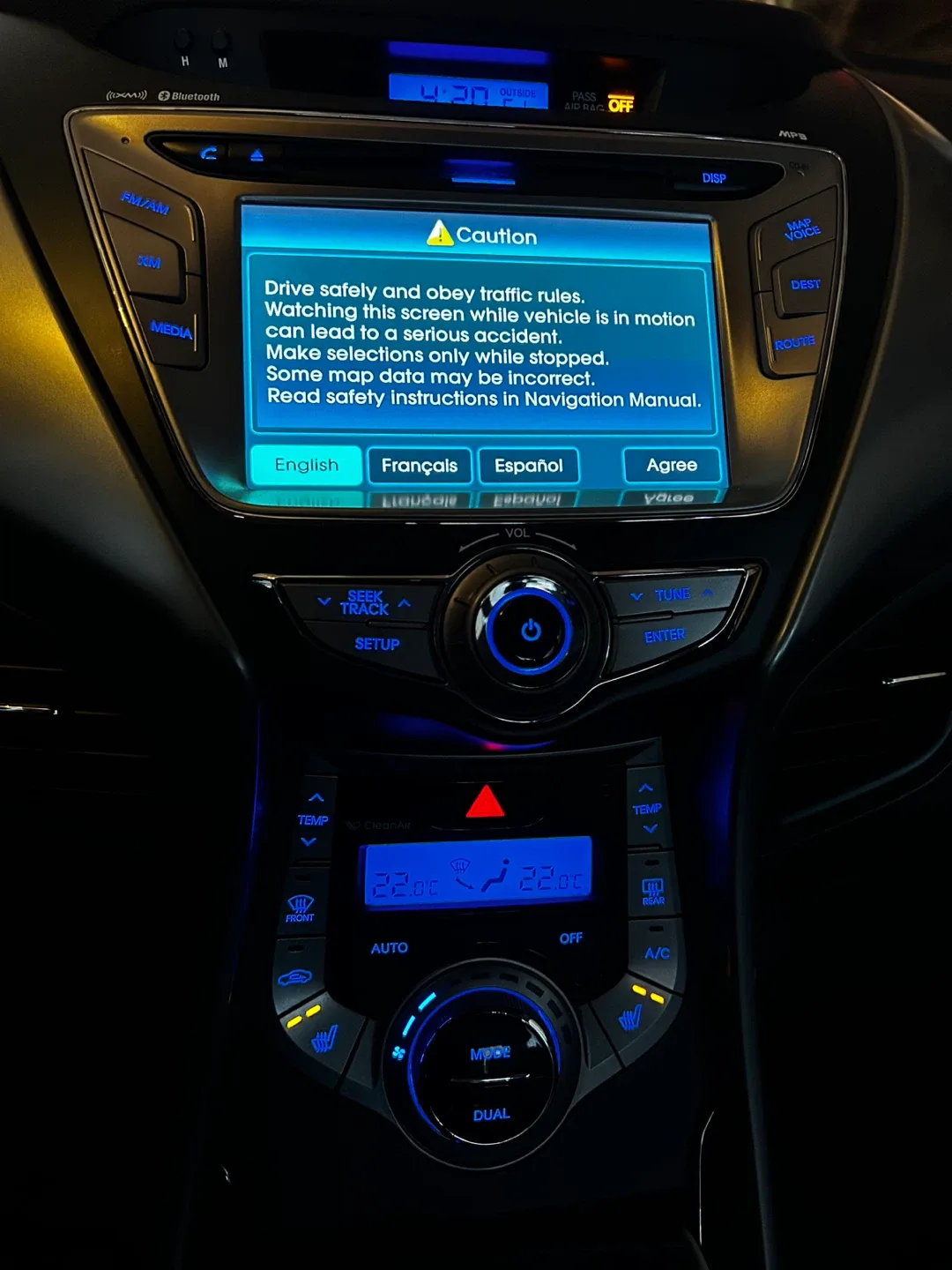 2013 Hyundai Elantra LIMITED edition- White Sedan image indicator(10)