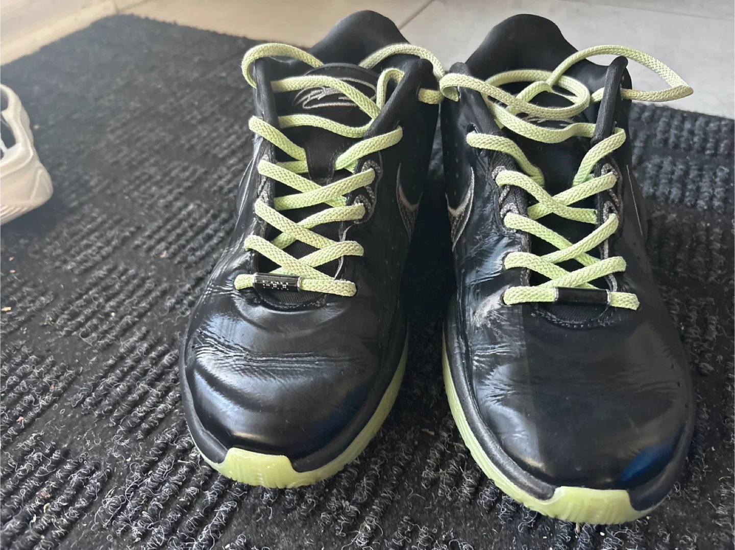 Nike Zoom LeBron III Black/Lime Green Shoes image indicator(2)