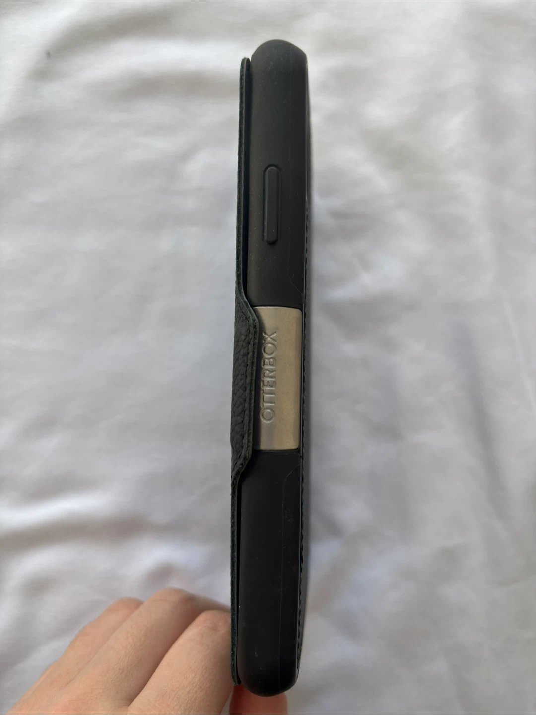 OtterBox iPhone 11 Case - photo 4