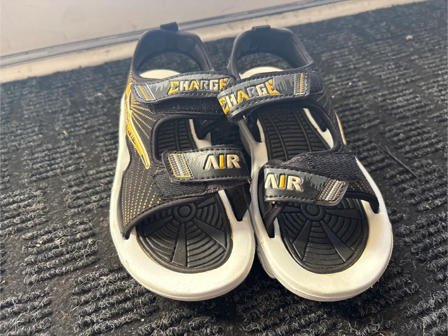 Kids' Black & Gold Sandals, Size 4
