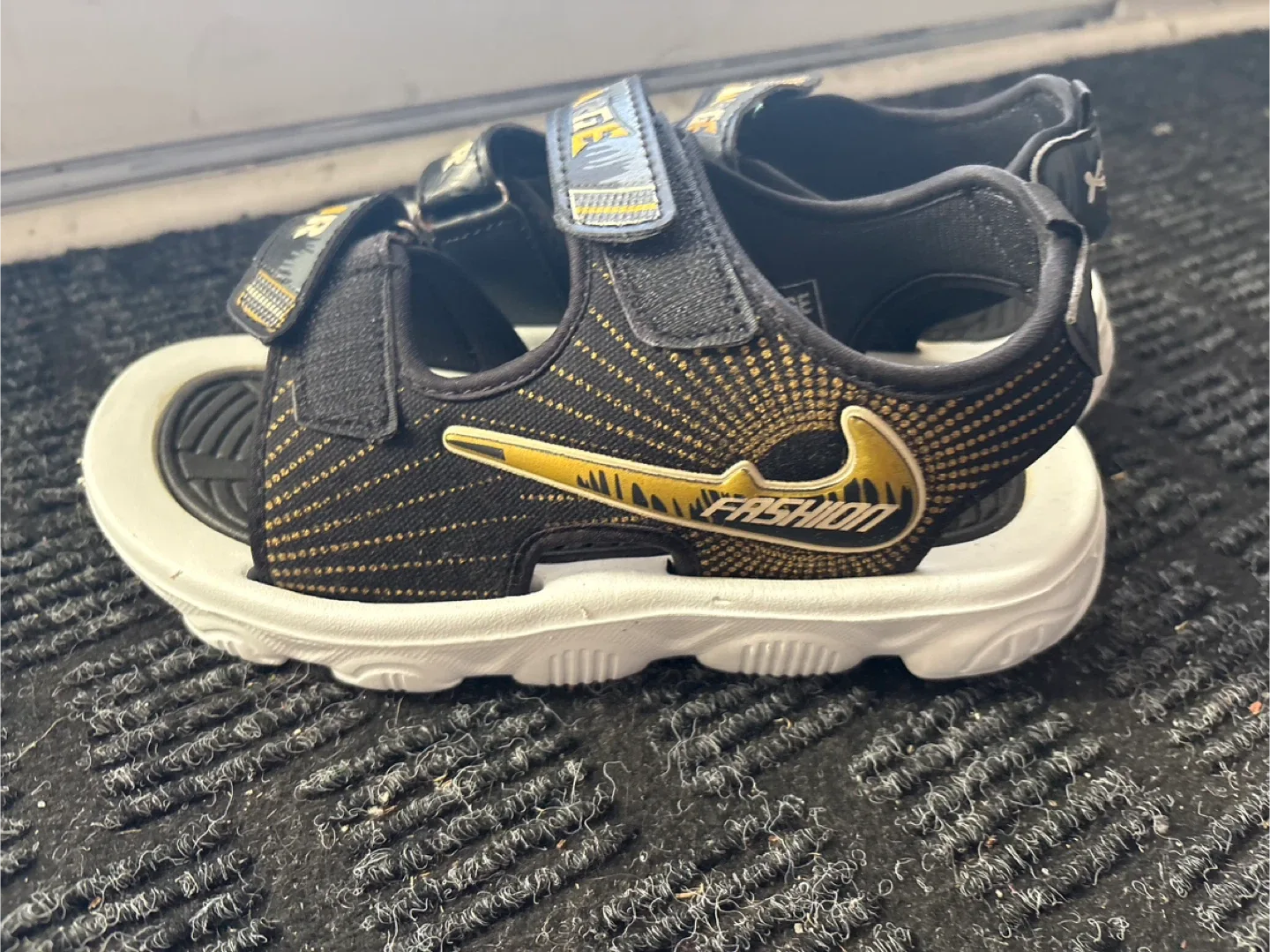 Kids' Black & Gold Sandals, Size 4 image indicator(2)