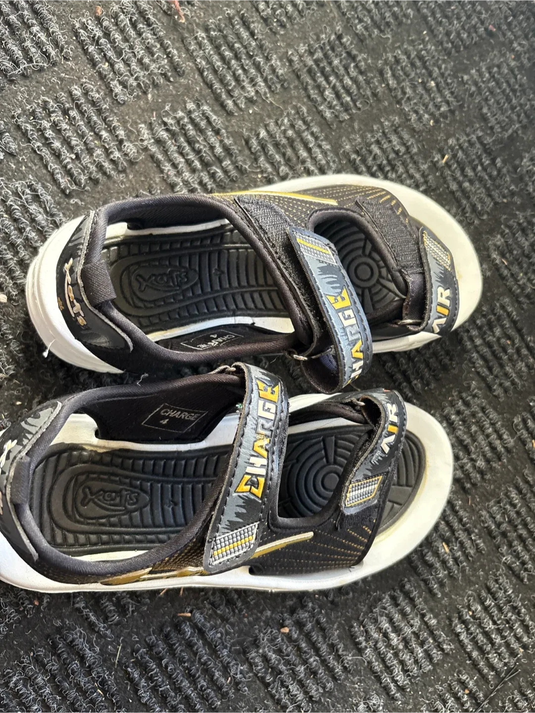 Kids' Black & Gold Sandals, Size 4 image indicator(4)