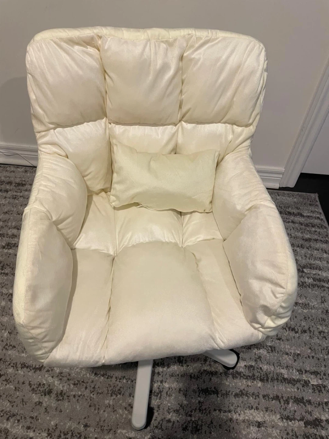Ivory White Padded Office Chair