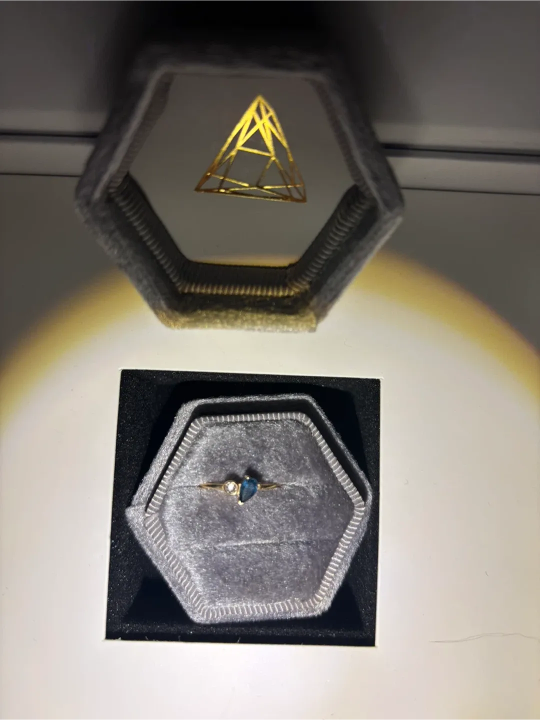 Montana Sapphire and diamond ring 10k yellow gold image indicator(3)