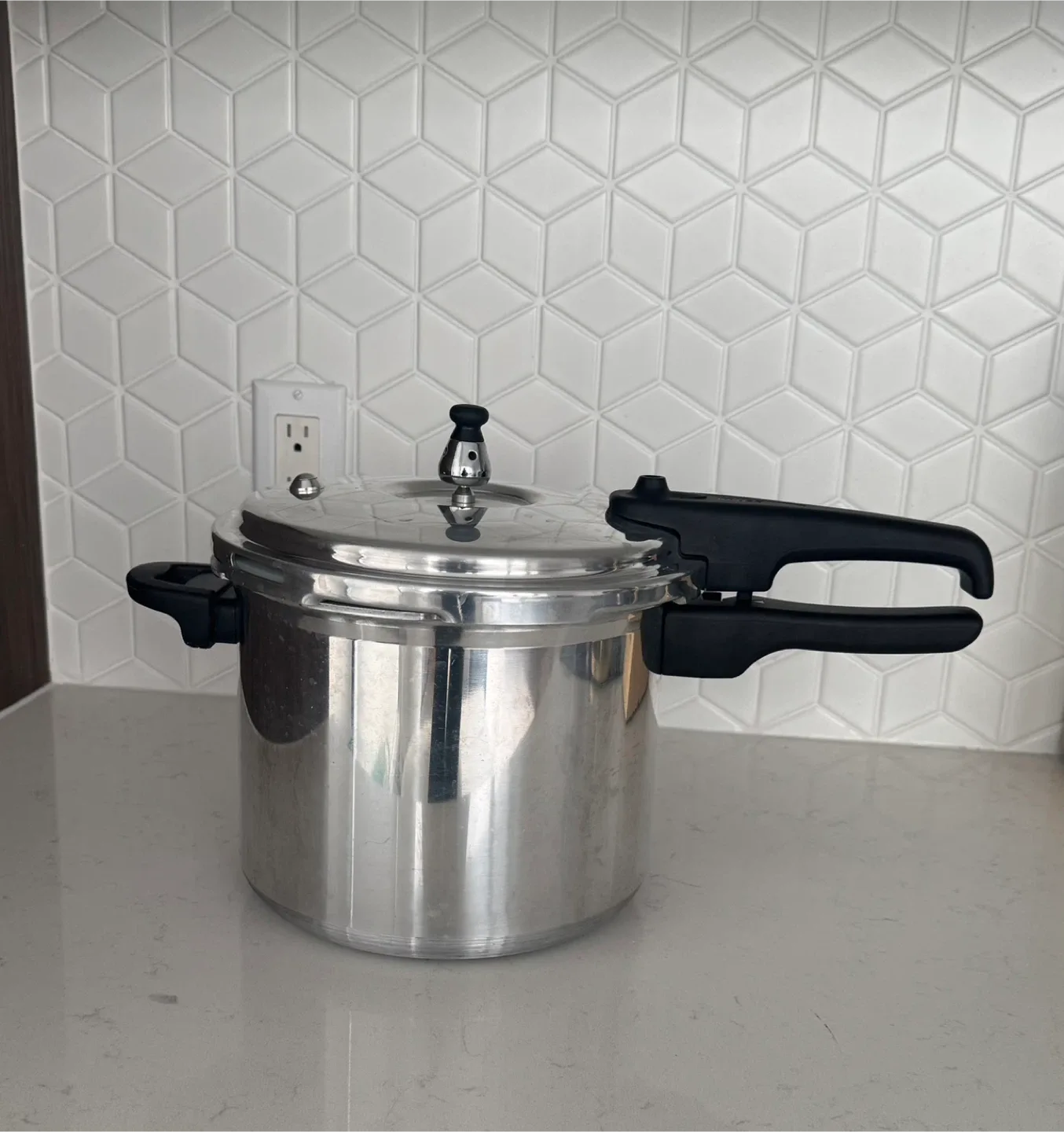 Stainless Steel Pressure Cooker image indicator(3)