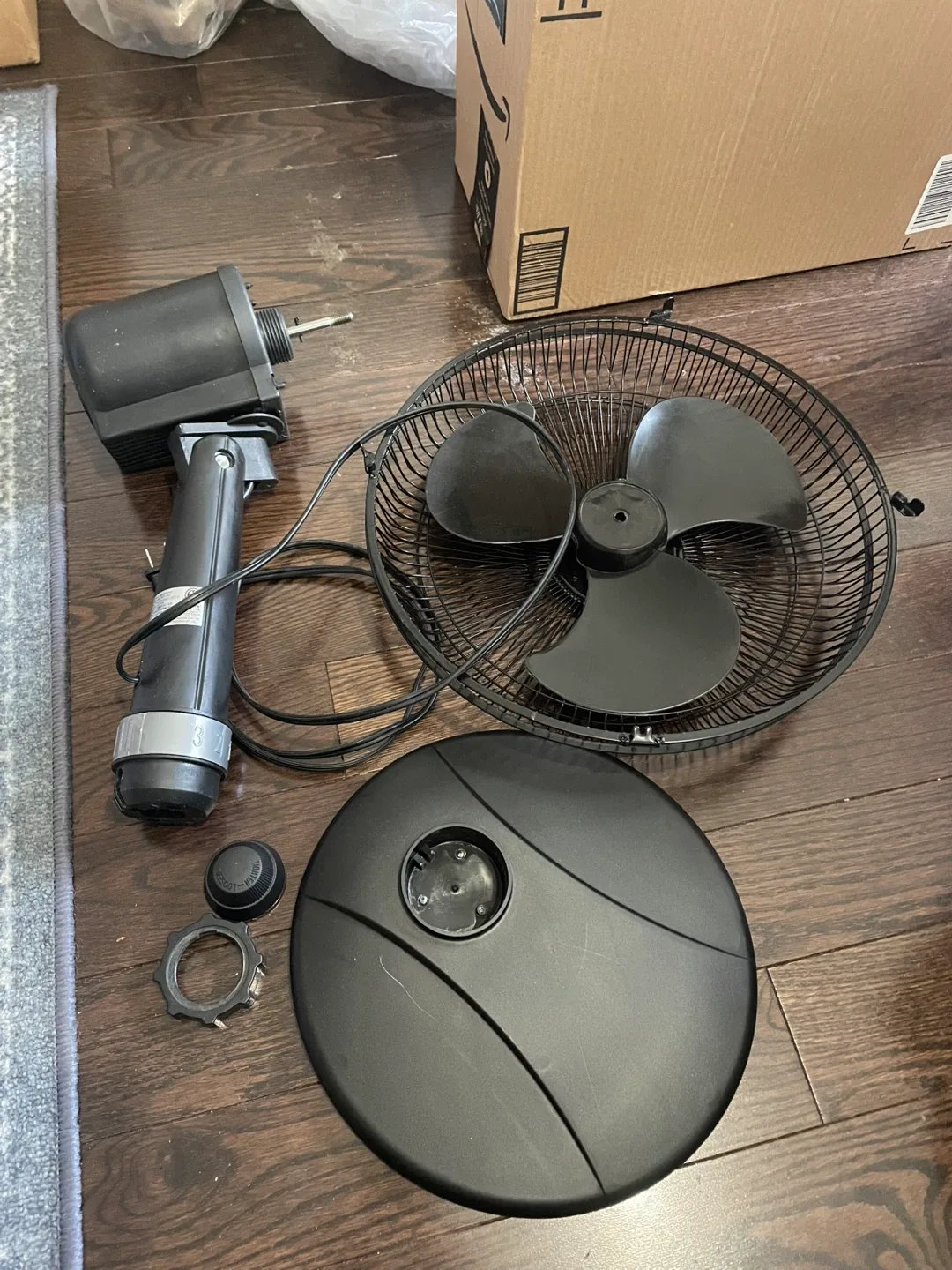 2 Table Fans & 1 Floor Lamp image indicator(5)