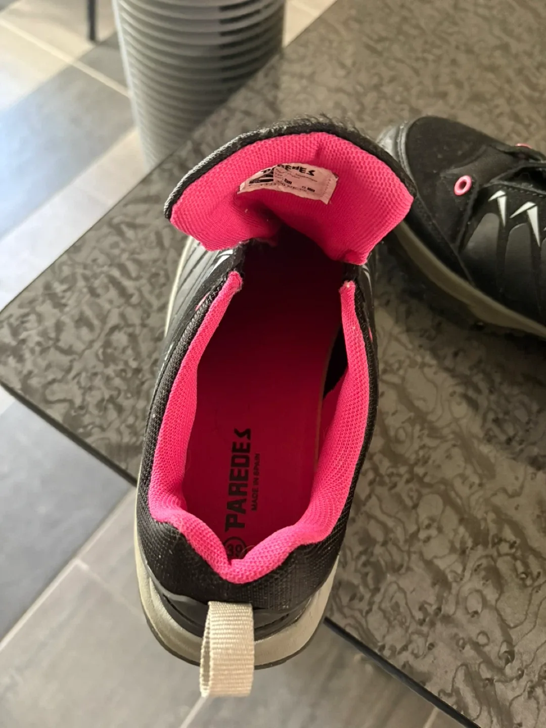 Paredes Black & Pink Hiking Shoes image indicator(3)