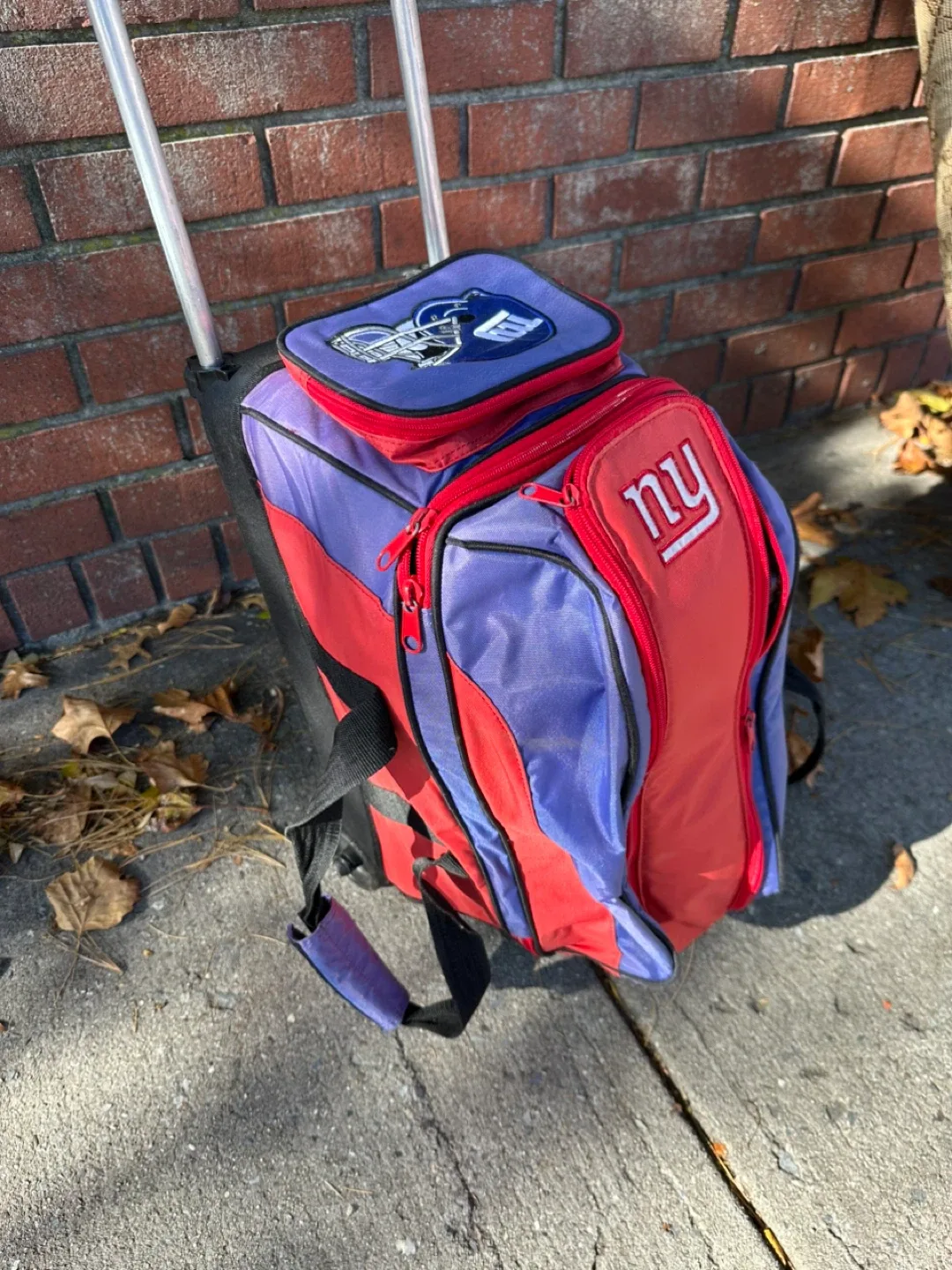 Ebonite Maxim Marilyn Bowling Ball & NY Giants Bag image indicator(2)