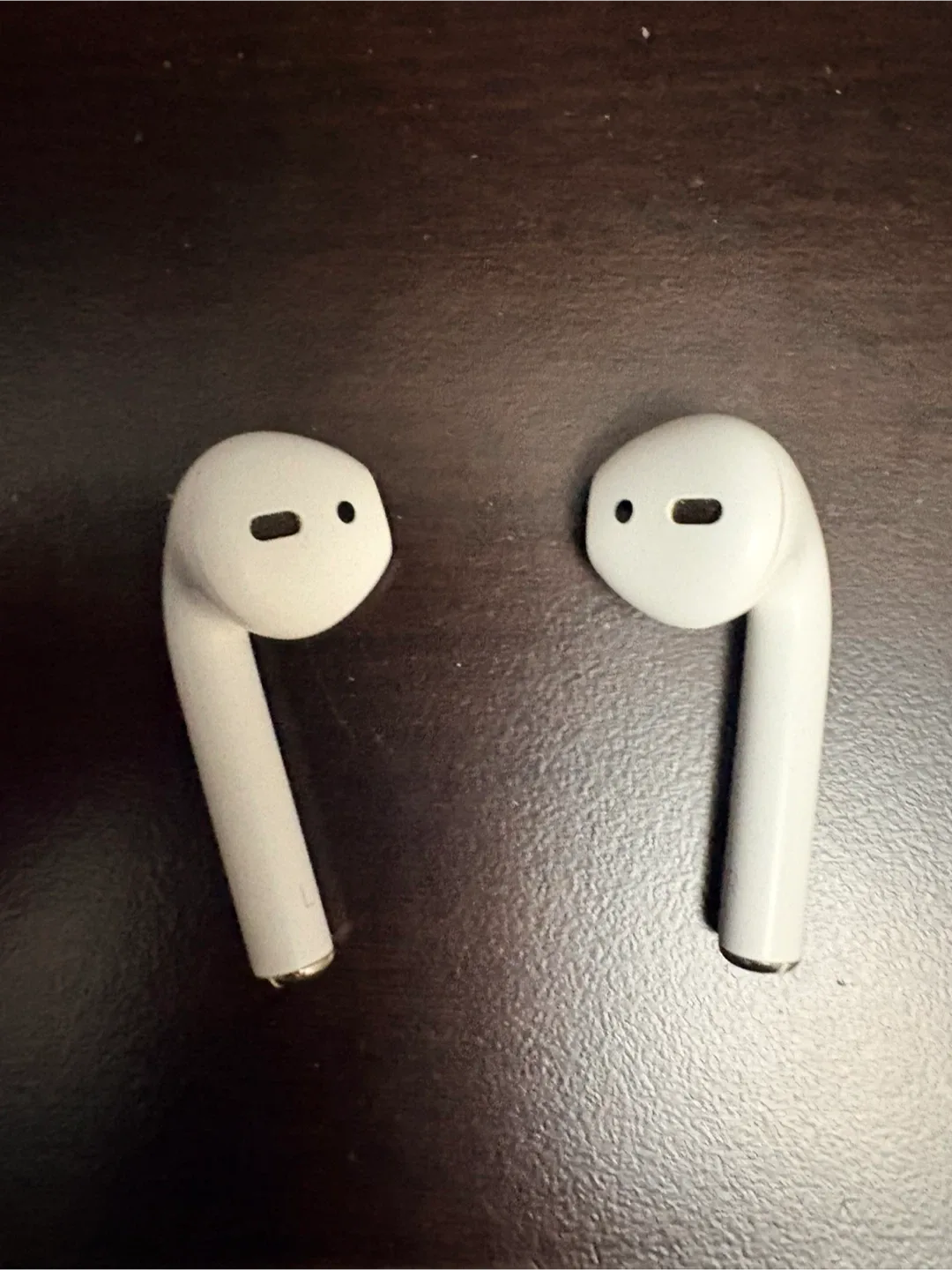 Apple AirPods with Charging Case image indicator(5)