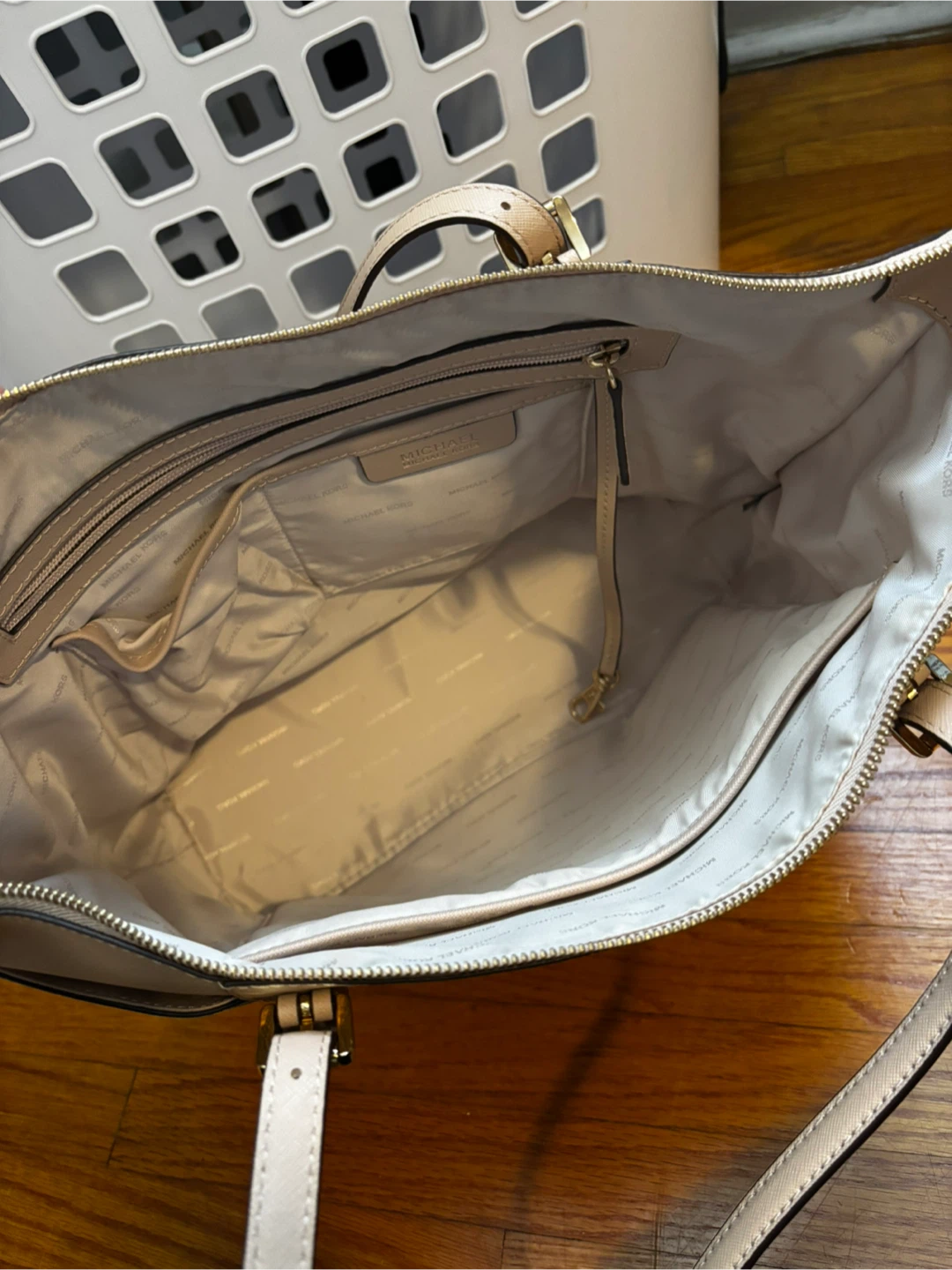 Michael Kors Black Tote Bag - Cream - photo 5