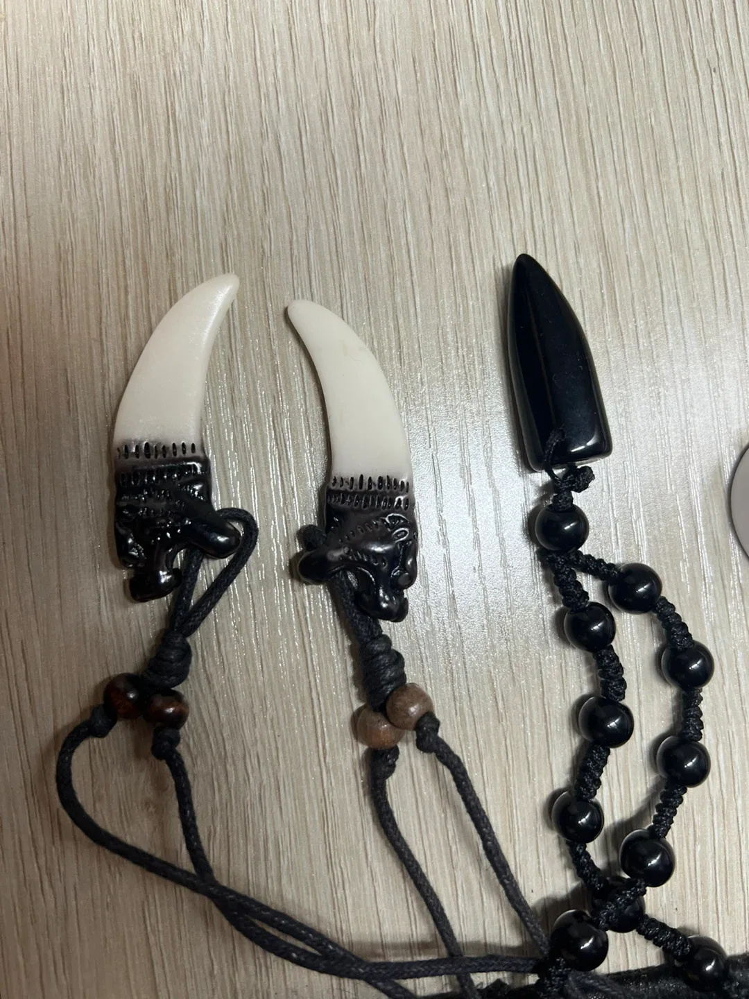 Shark tooth pendent necklaces image indicator(2)