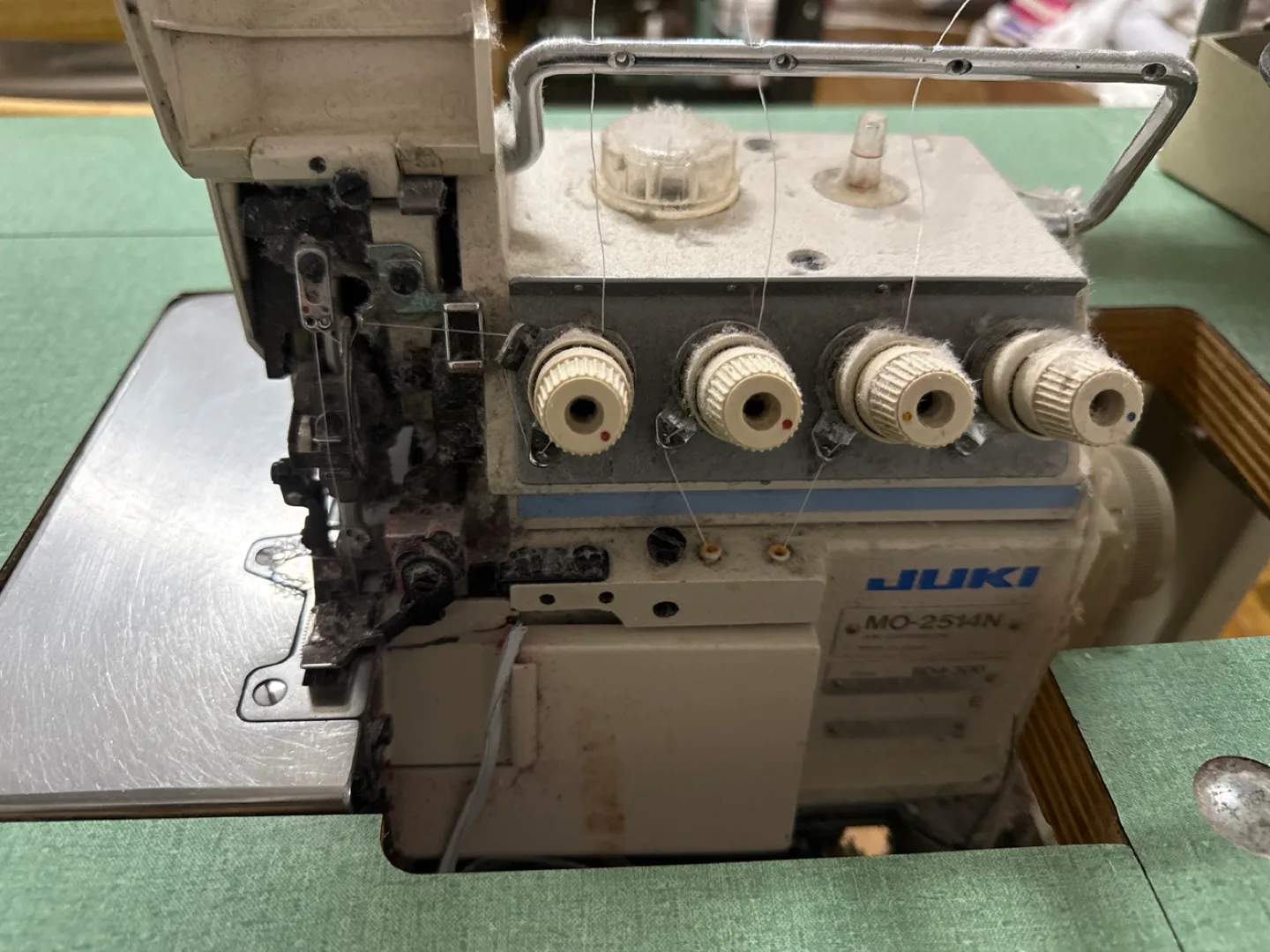 3 industrial machines, blind machine, overlock serger, sewing image indicator(2)