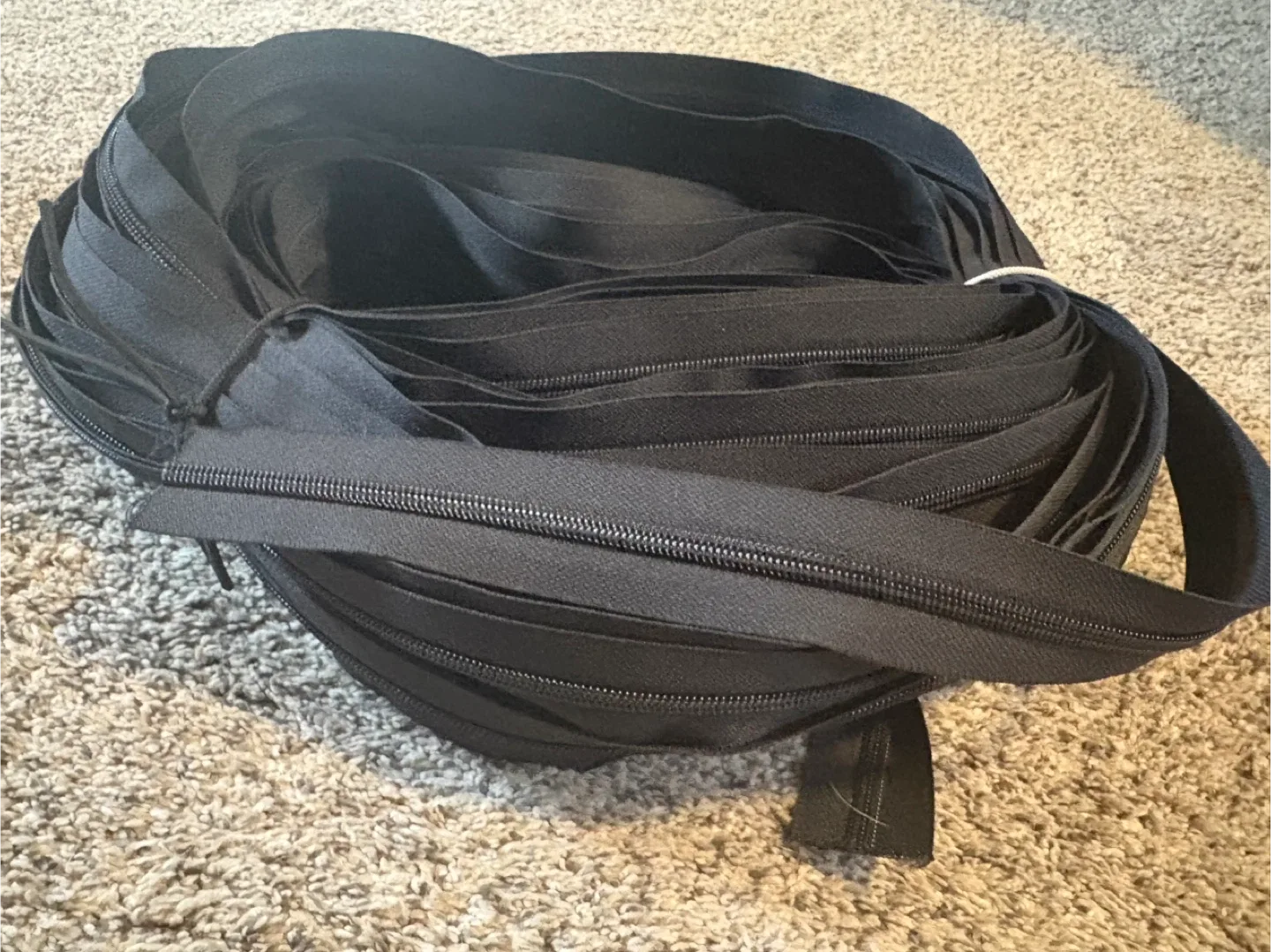 Black YKK coil zipper chain image indicator(2)