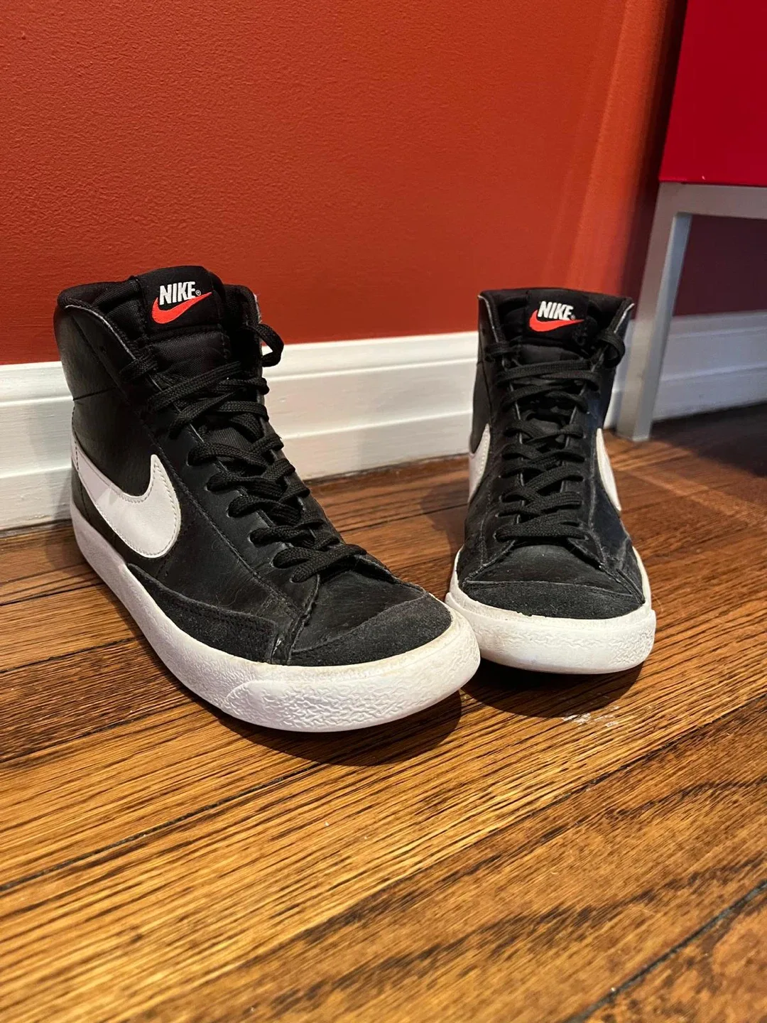 Nike Blazer Black/White, Size 6