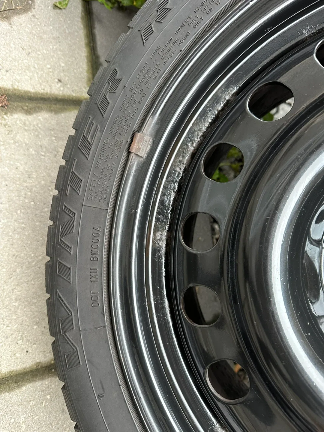 Winter tires 225/45R17 with steel rims image indicator(5)