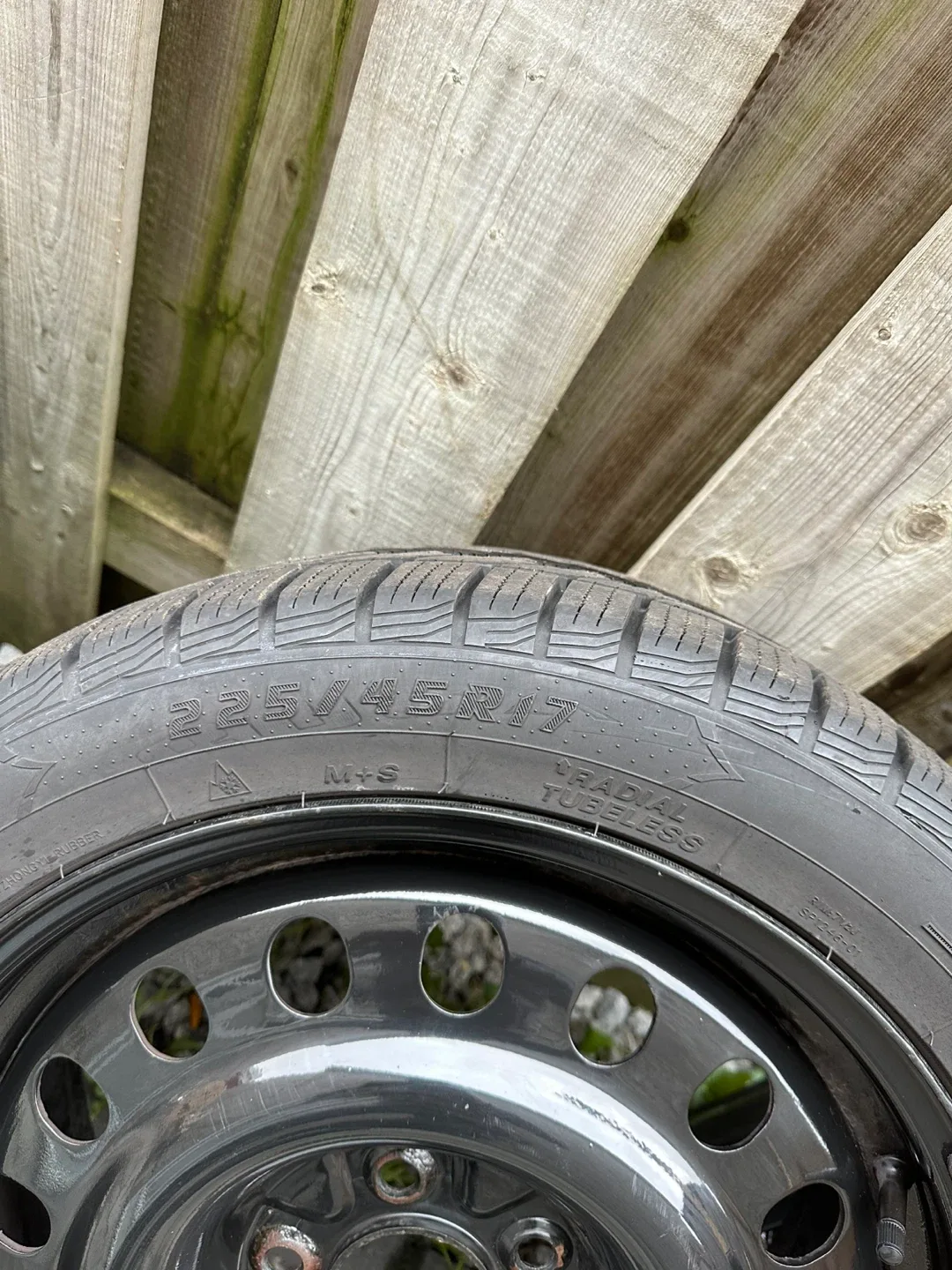 Winter tires 225/45R17 with steel rims image indicator(7)