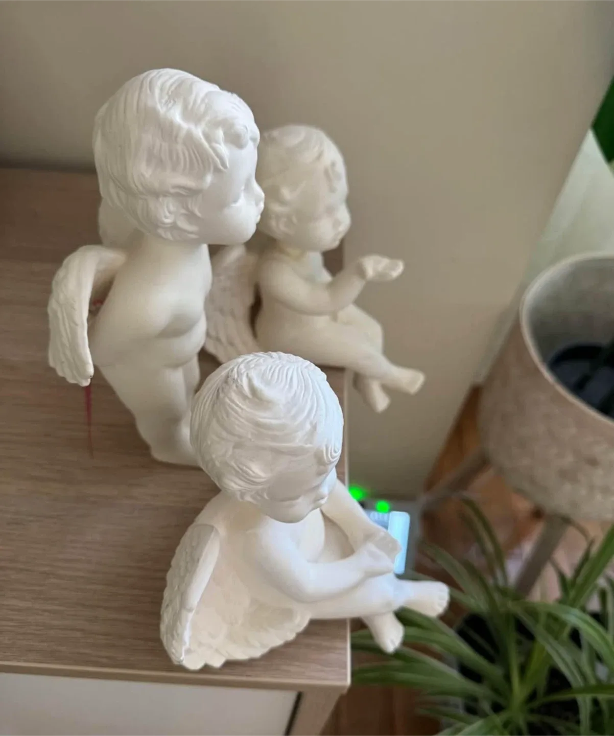 Adorable set of 3 Angels Figurines image indicator(2)