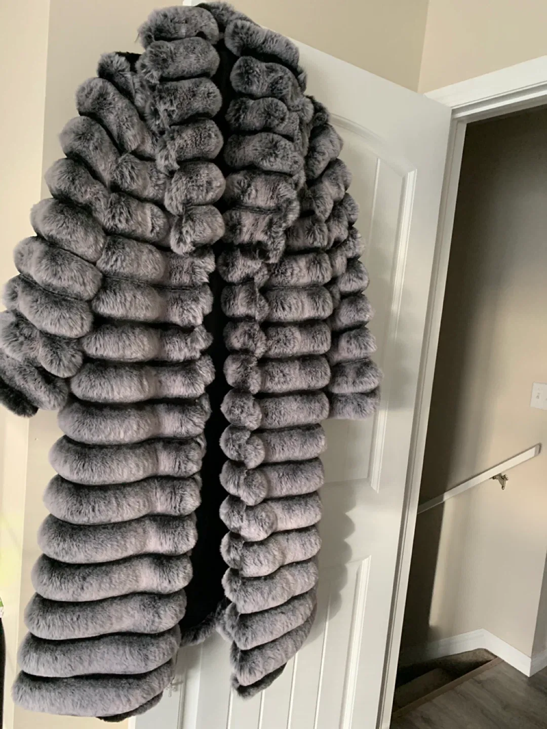 Grey Faux Fur Coat-Chinchilla look image indicator(3)