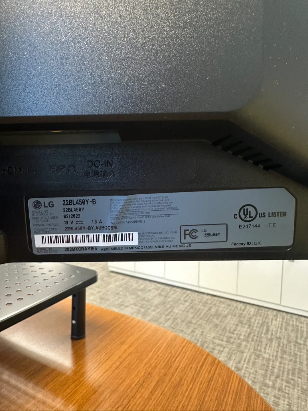 Cyber Monday Black Friday! LG 2 Dual Monitors and stands image indicator(4)