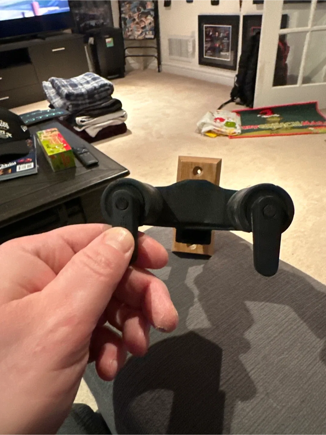 Hercules Guitar Hanger image indicator(2)