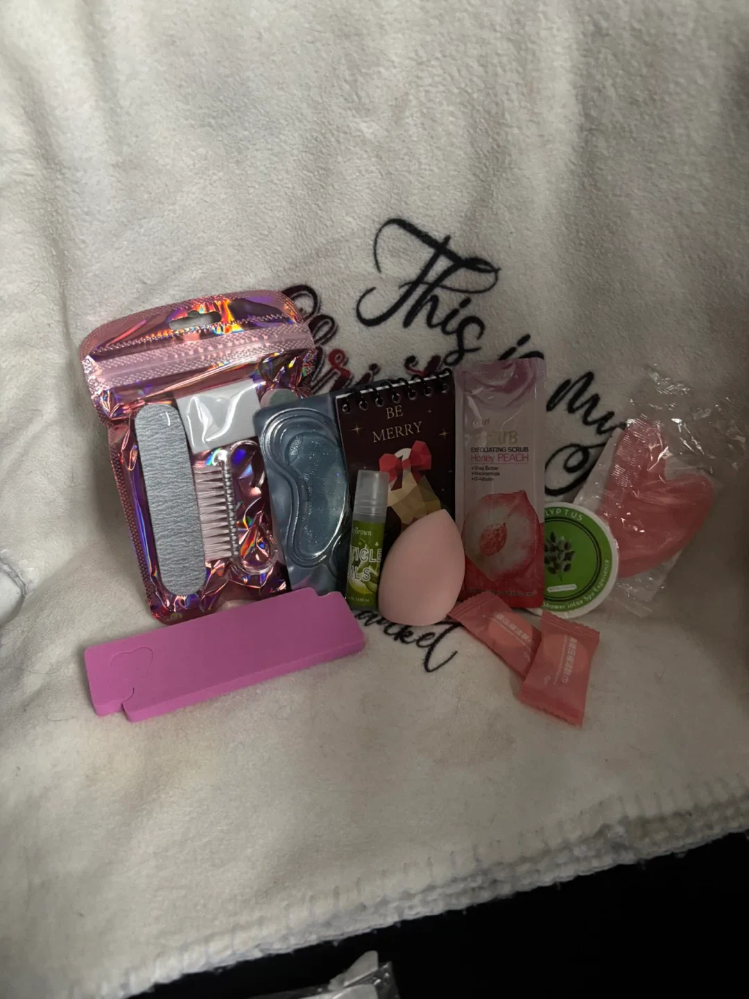 New Beauty Set with Exfoliating Scrub image indicator(3)