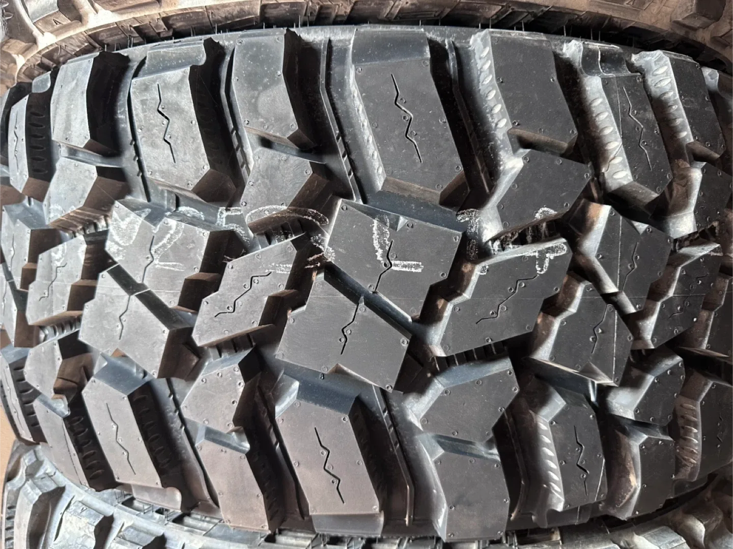 Cooper Discoverer STT PRO All Season Tires image indicator(2)