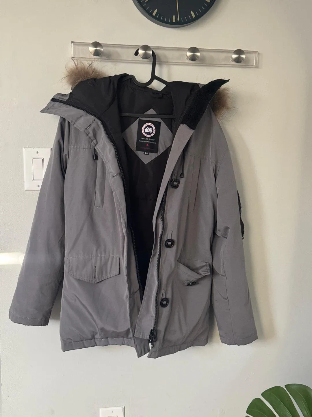 Canada Goose Parka - Size S image indicator(2)