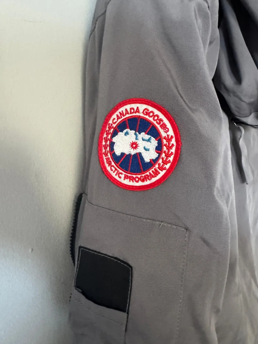 Canada Goose Parka - Size S image indicator(4)