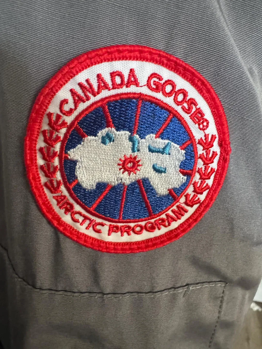Canada Goose Parka - Size S image indicator(5)