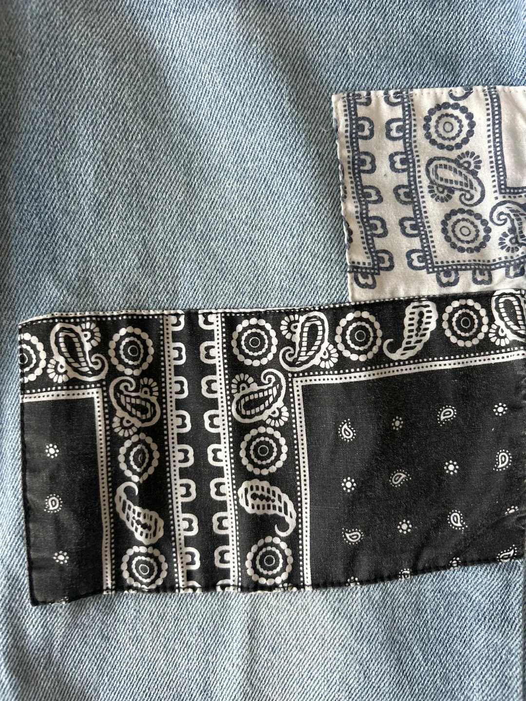 Hollister Ultra High-Rise Mom Jeans - Size 0S image indicator(4)