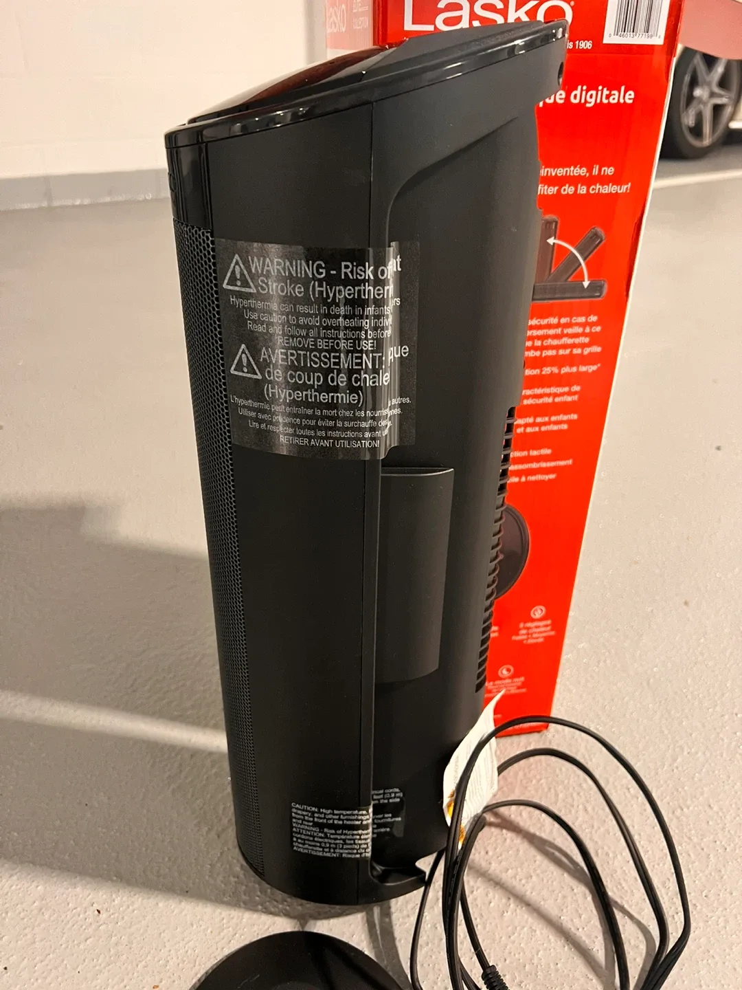 Lasko Digital Ceramic Tower Heater CT22495C- Full Room image indicator(4)