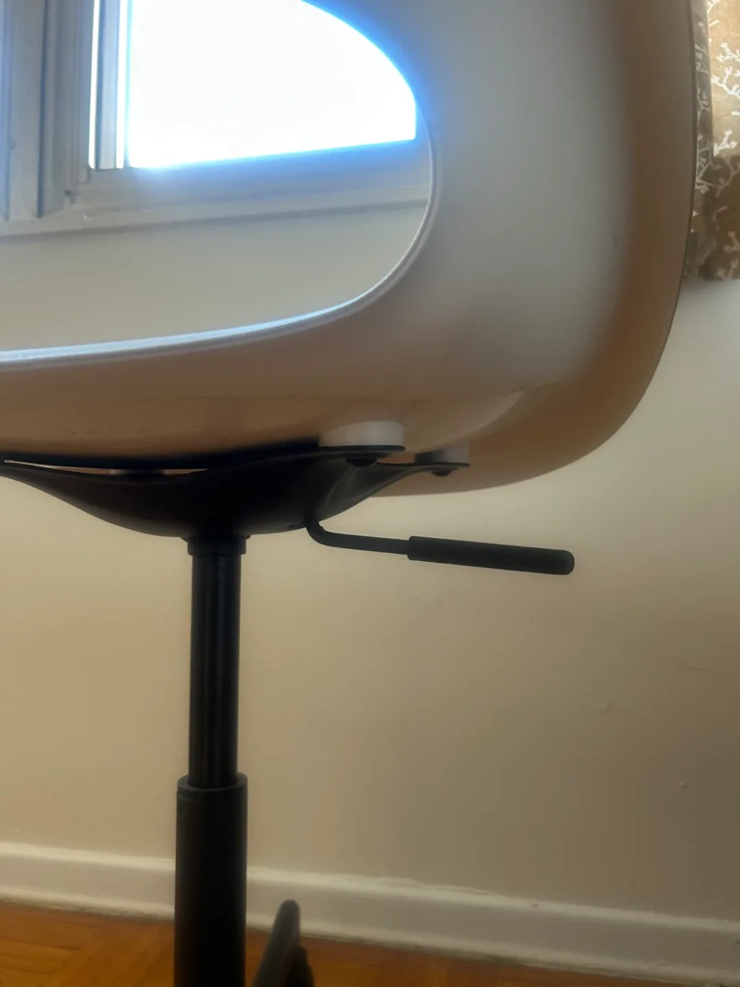 IKEA Malskär Swivel Chair - White image indicator(4)