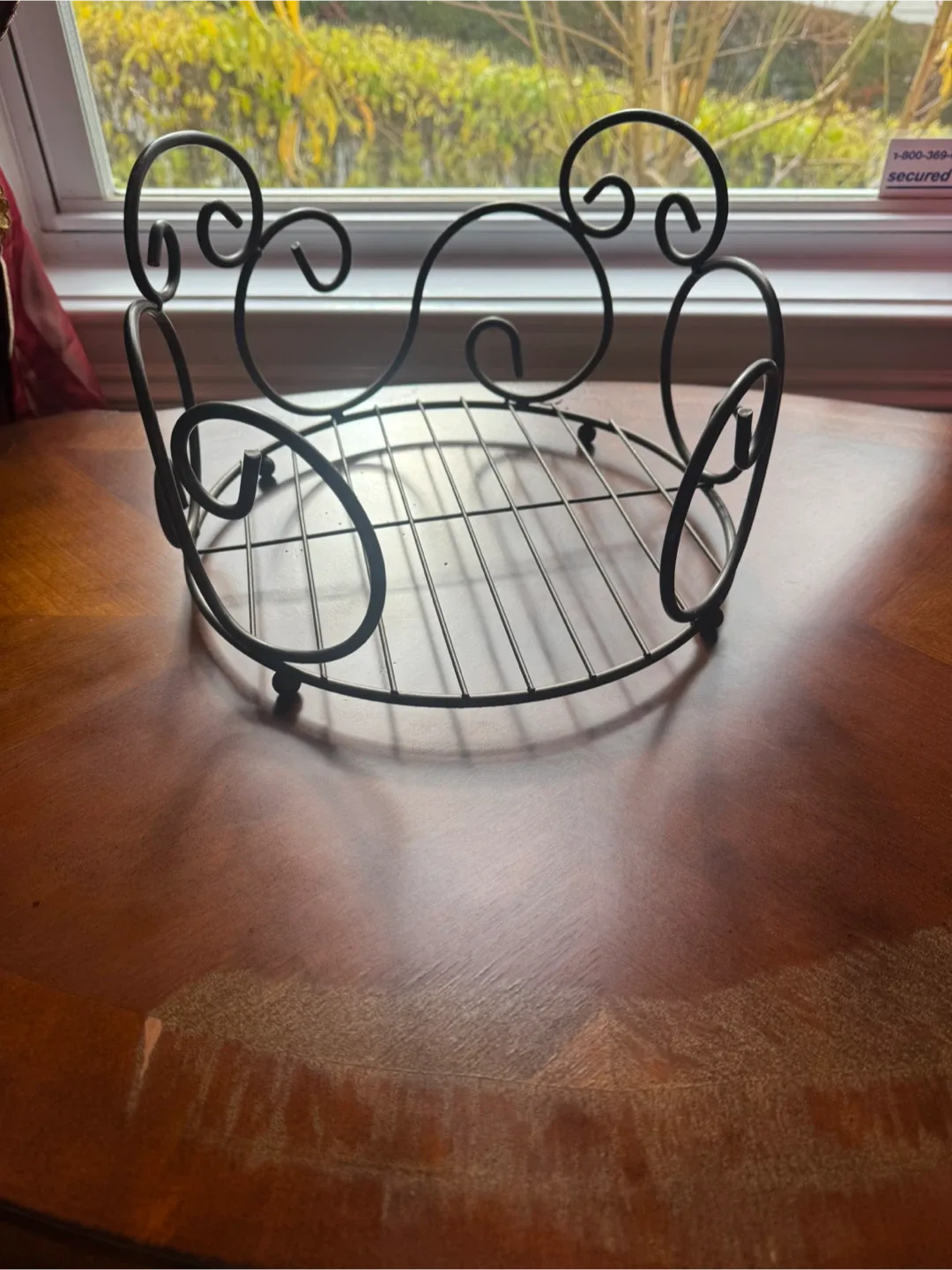 Wrought Iron Stackable Plate Holders Racks 11" & 9" image indicator(4)