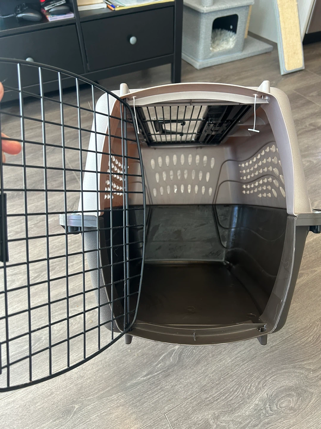 Pet Carrier (Cat not included 🐱) - photo 2