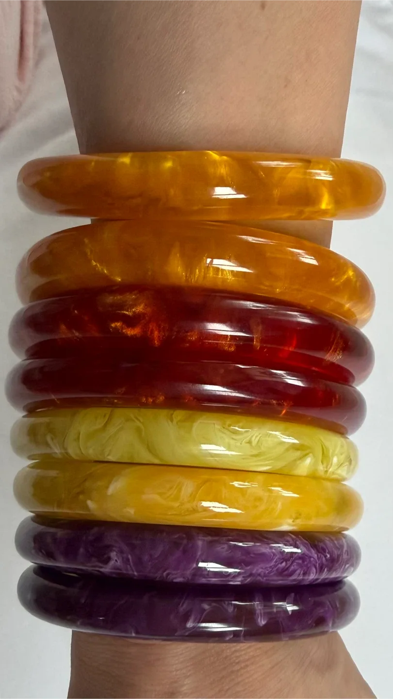 Authentic vintage Bakelite bracelet image indicator(6)