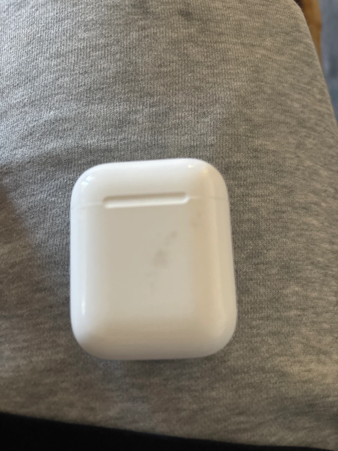 Apple AirPods Charging Case - Used