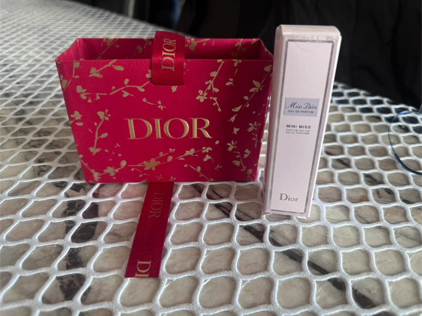 Miss Dior solid perfume image indicator(2)