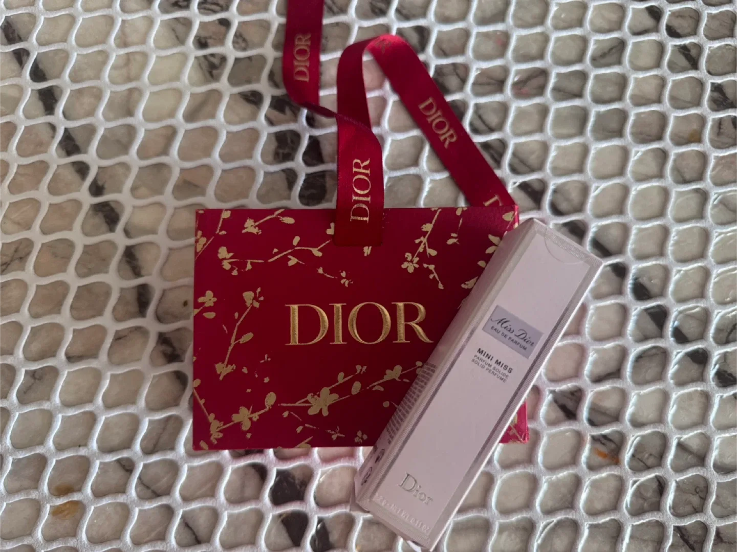 Miss Dior solid perfume image indicator(3)