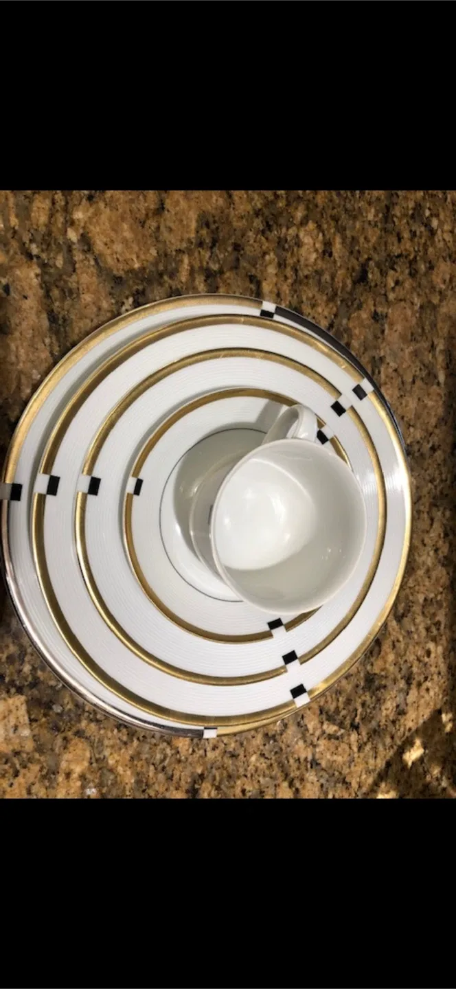 Mikasa Fine China Set (4) - UH028 BIJOUX Dinner & Appetizer image indicator(4)