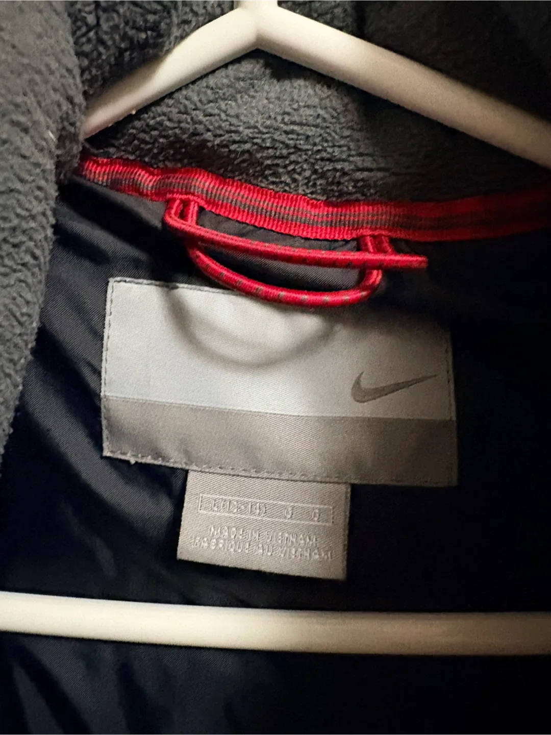 Nike Black Puffer Jacket Size - Large 12-14 image indicator(3)