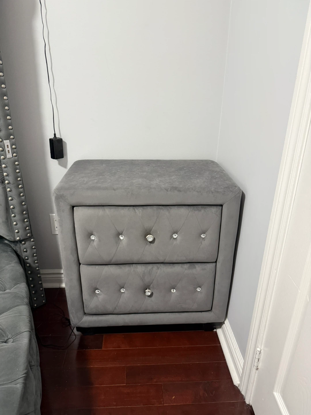 Grey Round Tufted Bed with Storage & Nightstand - photo 4
